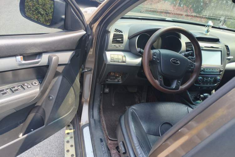 Used Kia Sorento 2013 2.4L 5-seat Gasoline Luxury Edition Driver Seat