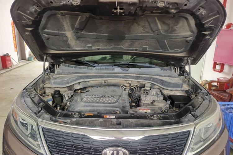 Used Kia Sorento 2013 2.2T 7-seat Diesel Comfort Edition Engine Bay