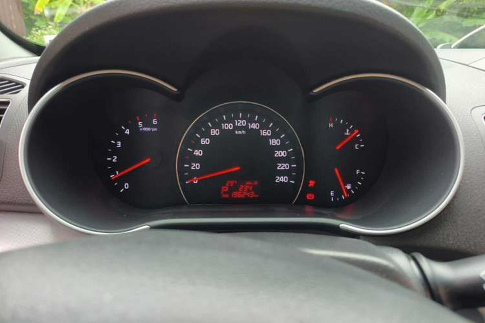 Used Kia Sorento 2013 2.2T 7-seat Diesel Comfort Edition Instrument Cluster