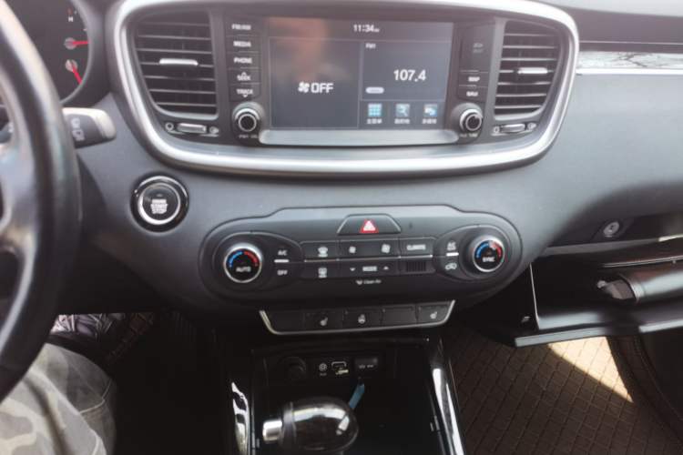 Used Kia Sorento 2015 Sorento L 2.0T Gasoline 4WD Elite Edition 7 Seats China V Emission Standard Audio And AC Panel