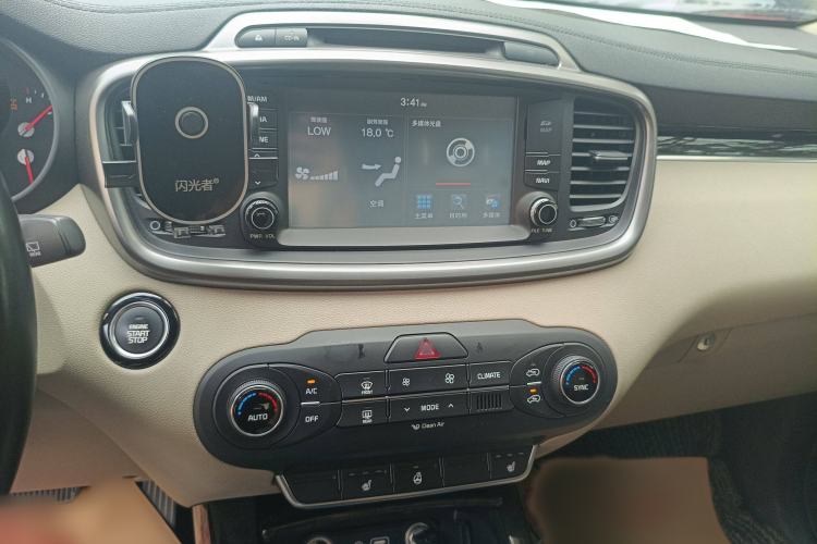 Used Kia Sorento 2015 Sorento L 2.4L Gasoline 4WD Elite Edition 5 Seats China IV Standard Audio And AC Panel