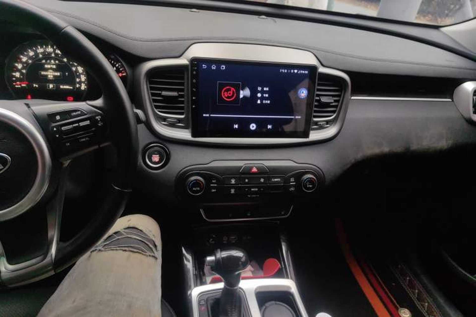 Used Kia Sorento 2015 Sorento L 2.4L Gasoline 4WD Elite Edition 7 Seats China IV Standard Audio And AC Panel