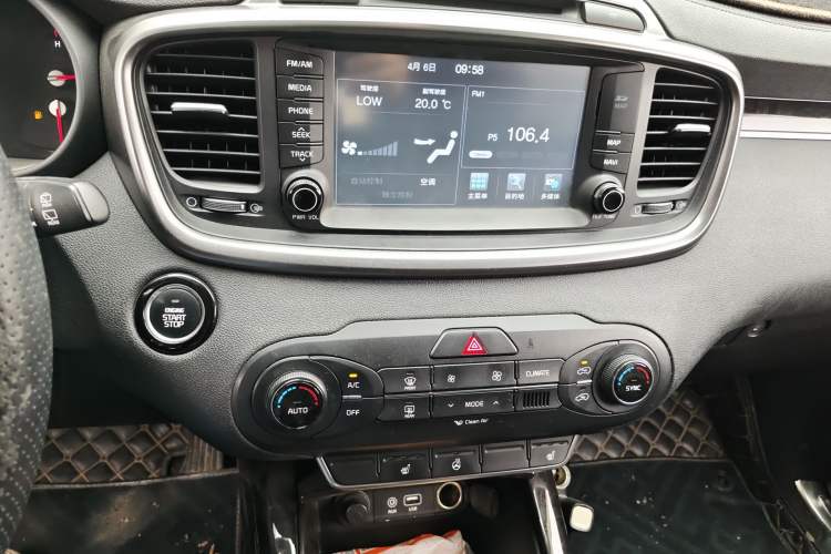 Used Kia Sorento 2015 Sorento L 2.4L Gasoline 4WD Elite Edition 5 Seats China IV Standard Audio And AC Panel