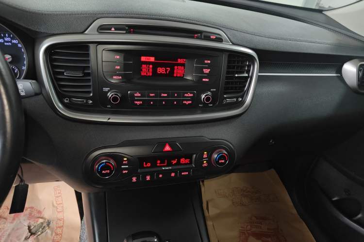 Used Kia Sorento 2015 Sorento L 2.2T Diesel 4WD Sport Edition 7 Seats Audio And AC Panel