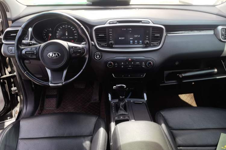 Used Kia Sorento 2015 Sorento L 2.0T Gasoline 4WD Elite Edition 7 Seats China V Emission Standard Center Console