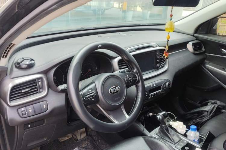 Used Kia Sorento 2015 Sorento L 2.4L Gasoline 4WD Sport Edition 7 Seats China IV Standard Center Console