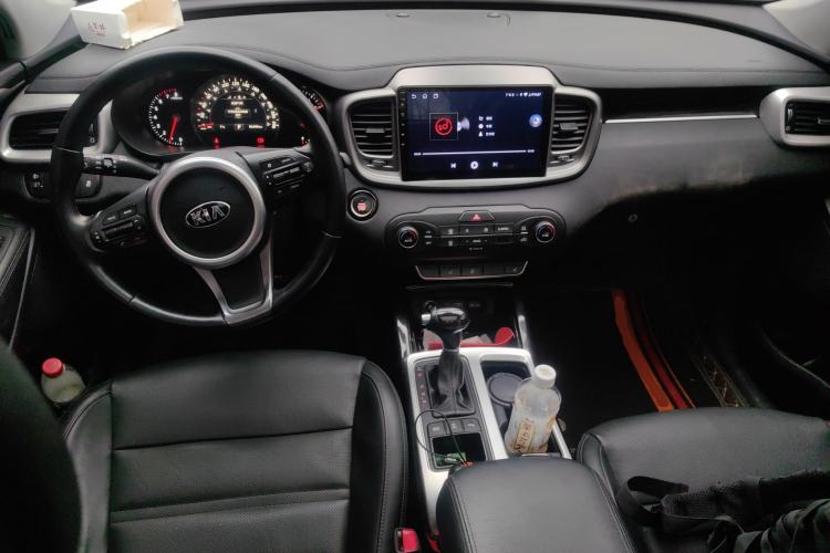 Used Kia Sorento 2015 Sorento L 2.4L Gasoline 4WD Elite Edition 7 Seats China IV Standard Center Console