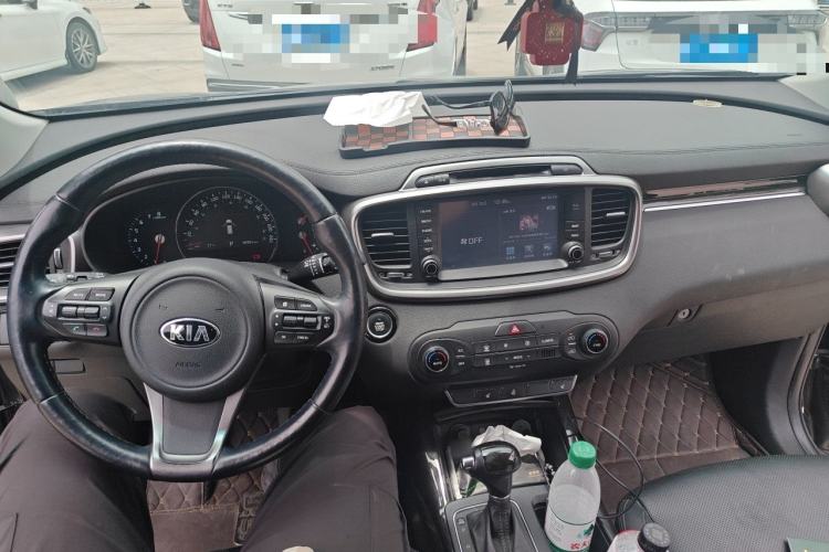 Used Kia Sorento 2015 Sorento L 2.4L Gasoline 4WD Elite Edition 5 Seats China IV Standard Center Console