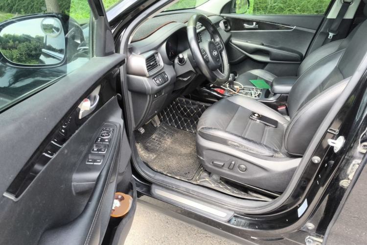 Used Kia Sorento 2015 Sorento L 2.4L Gasoline 4WD Elite Edition 7 Seats China IV Standard Driver Seat