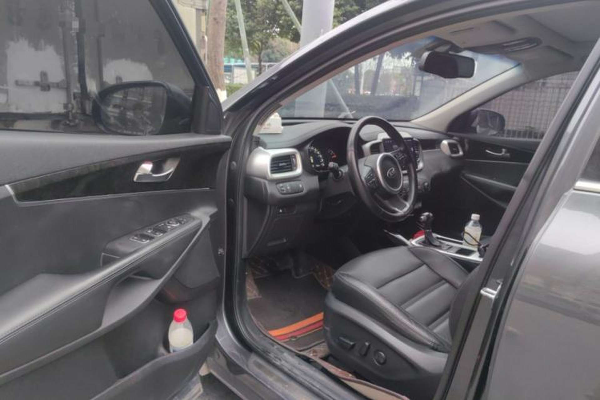 Used Kia Sorento 2015 Sorento L 2.4L Gasoline 4WD Elite Edition 7 Seats China IV Standard Driver Seat