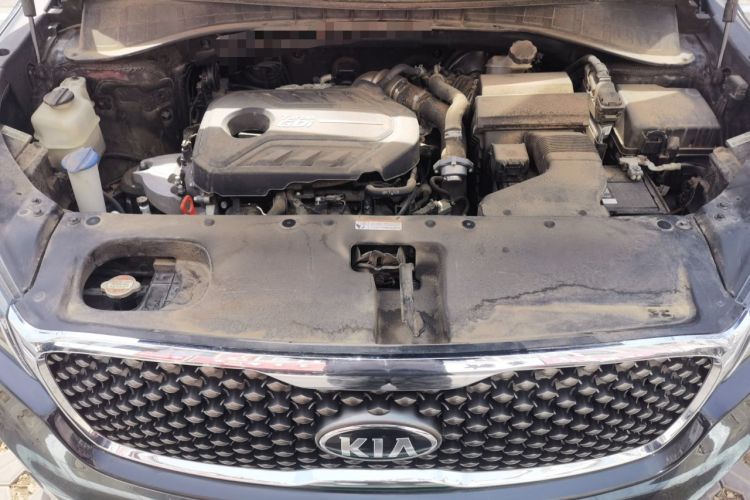 Used Kia Sorento 2015 Sorento L 2.0T Gasoline 4WD Elite Edition 7 Seats China V Emission Standard Engine Bay