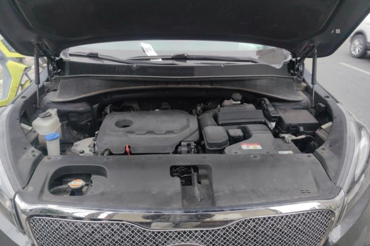 Used Kia Sorento 2015 Sorento L 2.4L Gasoline 4WD Elite Edition 7 Seats China IV Standard Engine Bay