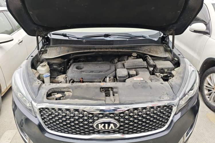 Used Kia Sorento 2015 Sorento L 2.4L Gasoline 4WD Elite Edition 5 Seats China IV Standard Engine Bay