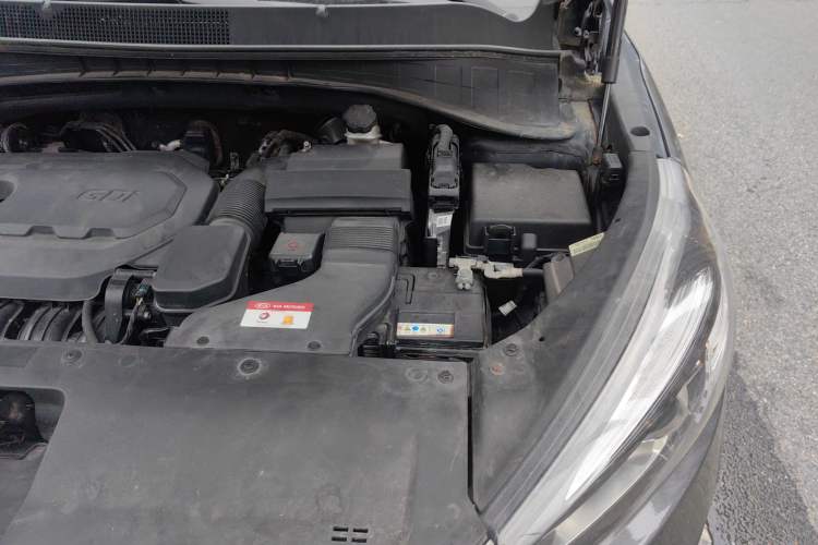 Used Kia Sorento 2015 Sorento L 2.4L Gasoline 4WD Elite Edition 7 Seats China IV Standard Engine Bay Left