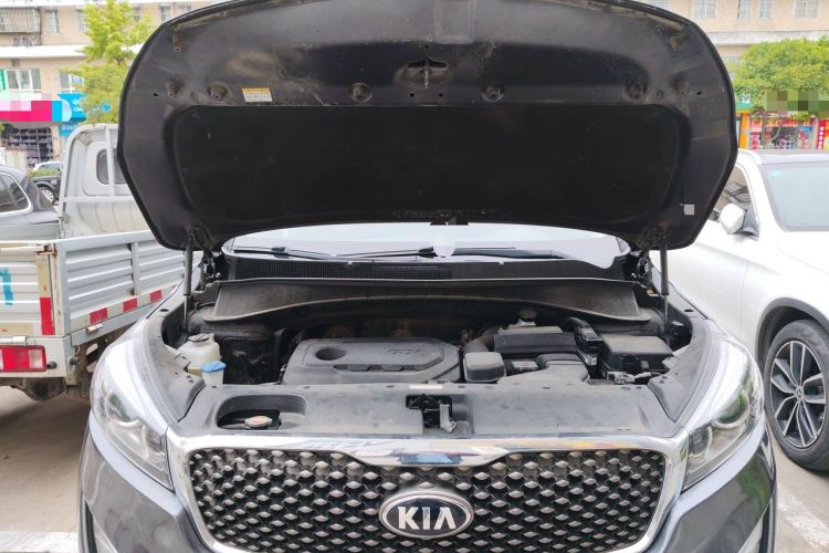 Used Kia Sorento 2015 Sorento L 2.4L Gasoline 4WD Elite Edition 7 Seats China IV Standard Engine Bay