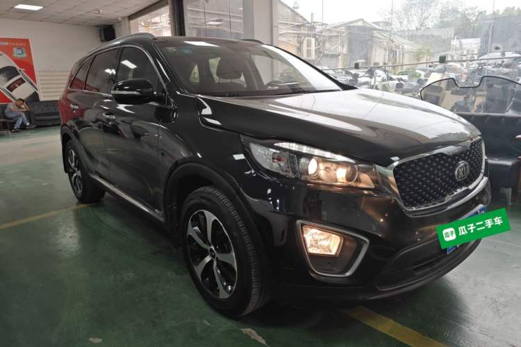Used Kia Sorento 2015 Sorento L 2.2T Diesel 4WD Sport Edition 7 Seats Front Right 45 Deg