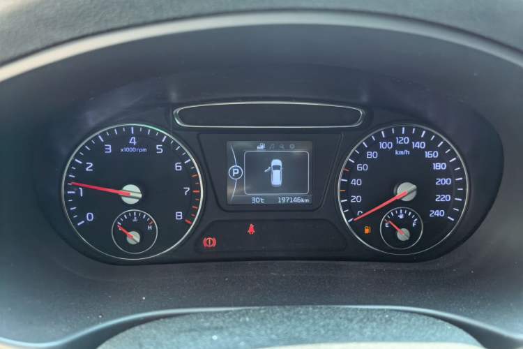 Used Kia Sorento 2015 Sorento L 2.4L Gasoline 4WD Sport Edition 5 Seats China IV Standard Instrument Cluster