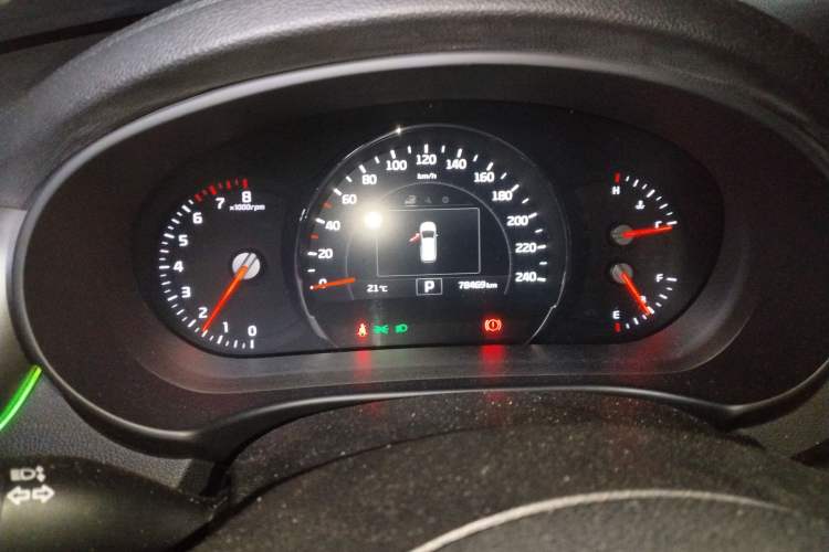 Used Kia Sorento 2015 Sorento L 2.0T Gasoline 4WD Sport Edition 7 Seats China IV Standard Instrument Cluster