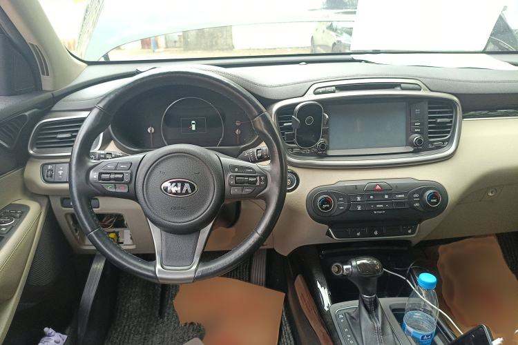 Used Kia Sorento 2015 Sorento L 2.4L Gasoline 4WD Elite Edition 5 Seats China IV Standard Interior 2