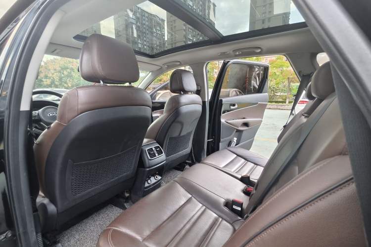 Used Kia Sorento 2015 Sorento L 2.4L Gasoline 4WD Elite Edition 5 Seats China V Emission Standard Interior 3