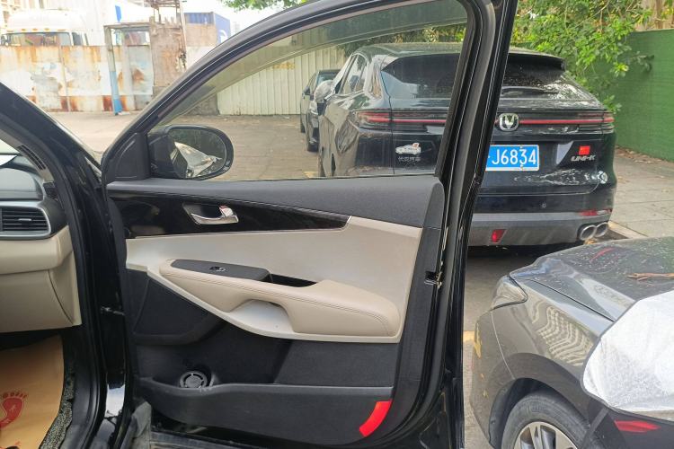 Used Kia Sorento 2015 Sorento L 2.4L Gasoline 4WD Elite Edition 5 Seats China IV Standard Interior 5