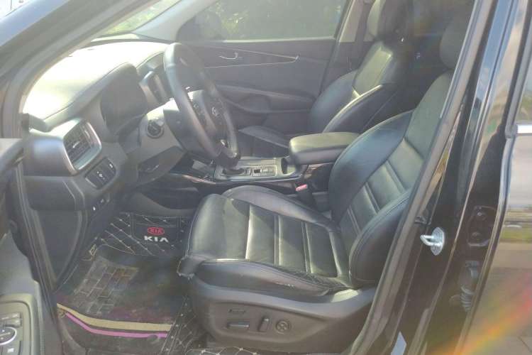 Used Kia Sorento 2015 Sorento L 2.4L Gasoline 4WD Prestige Edition 5 Seats China IV Standard Left Front Seat
