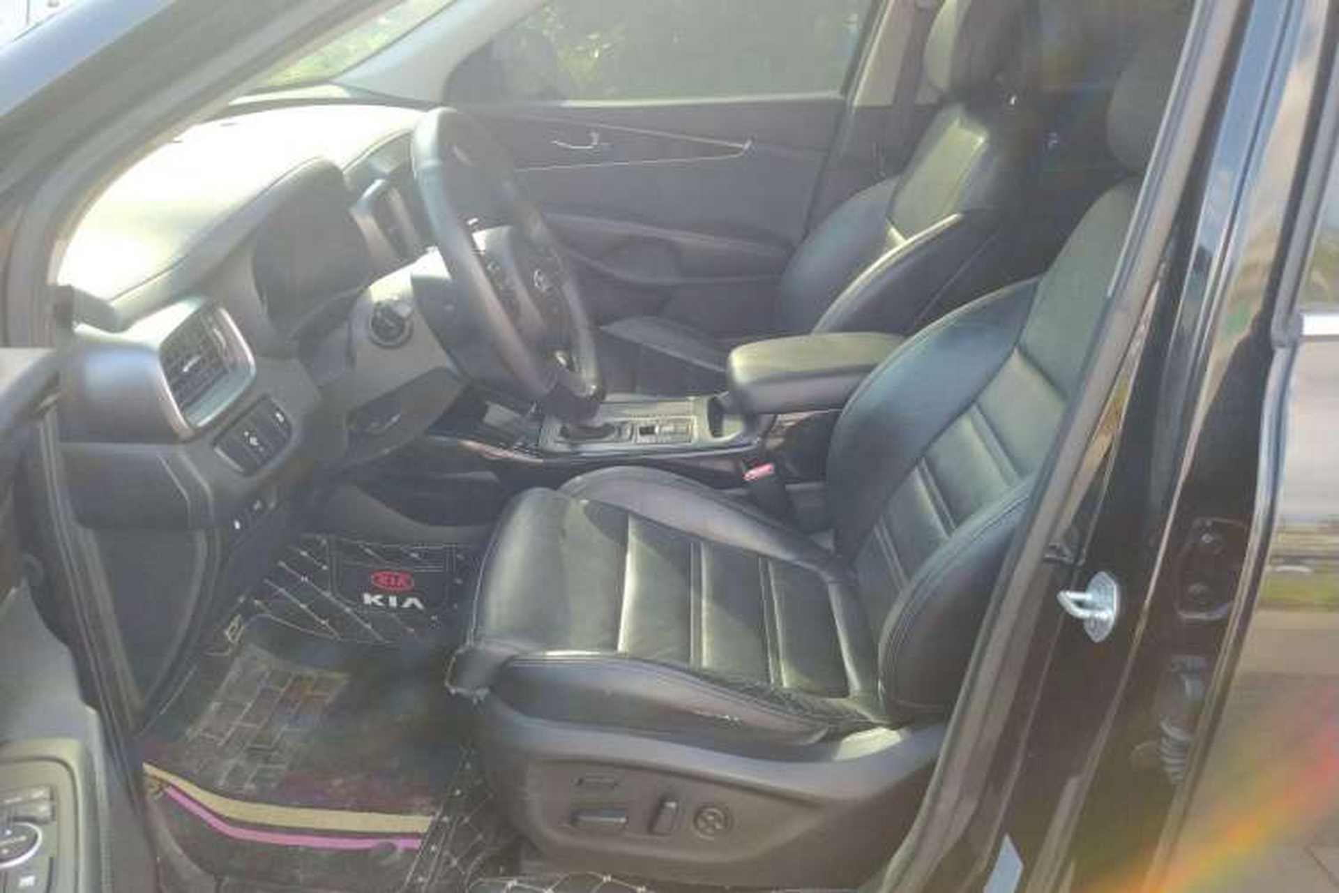 Used Kia Sorento 2015 Sorento L 2.4L Gasoline 4WD Prestige Edition 5 Seats China IV Standard Left Front Seat