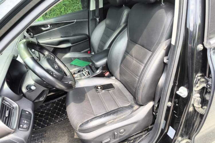 Used Kia Sorento 2015 Sorento L 2.4L Gasoline 4WD Elite Edition 7 Seats China IV Standard Left Front Seat