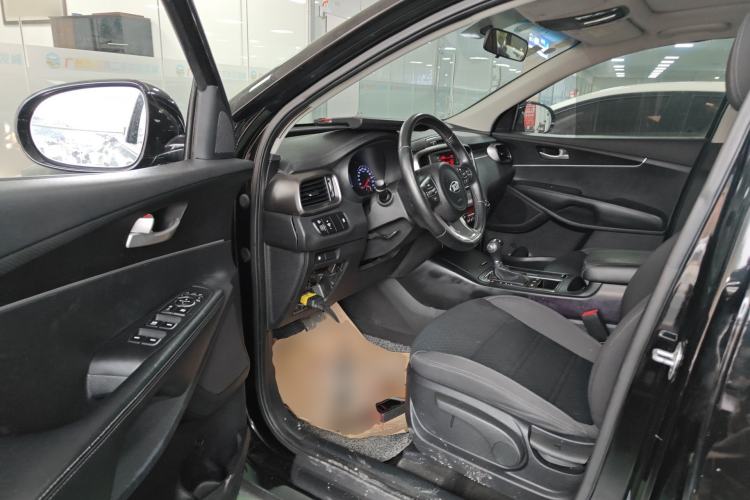 Used Kia Sorento 2015 Sorento L 2.2T Diesel 4WD Sport Edition 7 Seats Left Front Seat