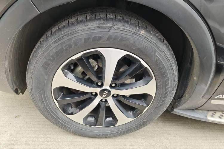 Used Kia Sorento 2015 Sorento L 2.4L Gasoline 4WD Elite Edition 5 Seats China IV Standard Left Front Wheel Hub