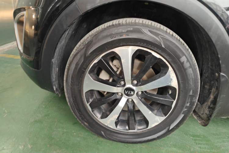Used Kia Sorento 2015 Sorento L 2.2T Diesel 4WD Sport Edition 7 Seats Left Front Wheel Hub
