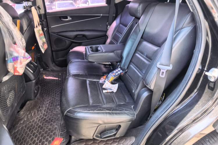 Used Kia Sorento 2015 Sorento L 2.4L Gasoline 4WD Sport Edition 5 Seats China IV Standard Left Rear Seat