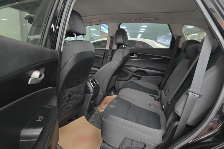 Used Kia Sorento 2015 Sorento L 2.2T Diesel 4WD Sport Edition 7 Seats Left Rear Seat