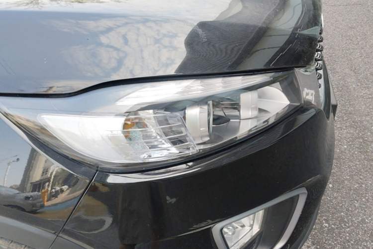 Used Kia Sorento 2015 Sorento L 2.4L Gasoline 4WD Sport Edition 7 Seats China IV Standard Right Front Headlight
