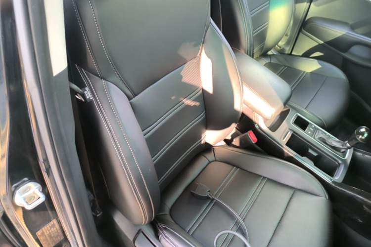 Used Kia Sorento 2015 Sorento L 2.2T Diesel 4WD Elite Edition 7 Seats China IV Standard Right Front Seat