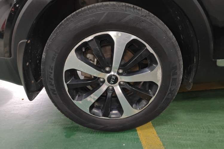 Used Kia Sorento 2015 Sorento L 2.2T Diesel 4WD Sport Edition 7 Seats Right Rear Wheel Hub