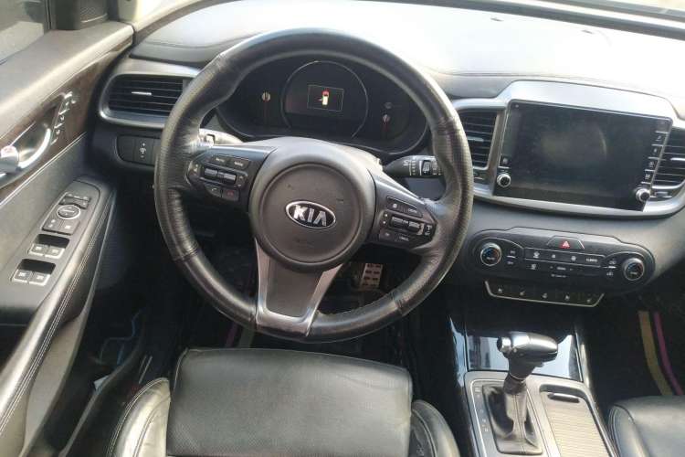Used Kia Sorento 2015 Sorento L 2.4L Gasoline 4WD Prestige Edition 5 Seats China IV Standard Steering Wheel