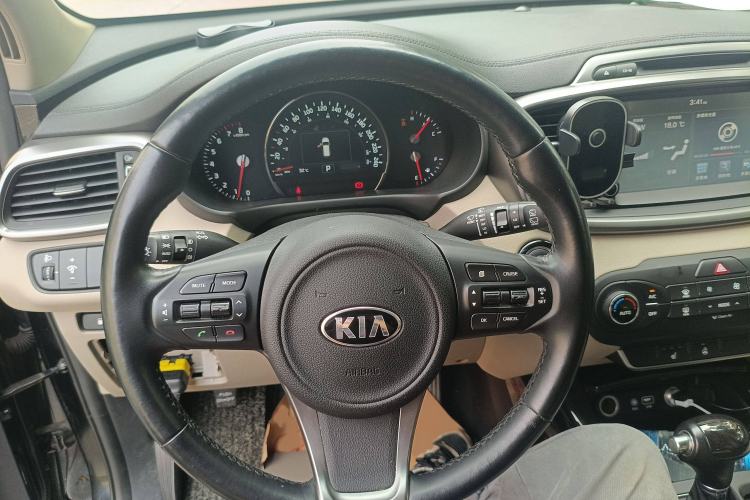 Used Kia Sorento 2015 Sorento L 2.4L Gasoline 4WD Elite Edition 5 Seats China IV Standard Steering Wheel