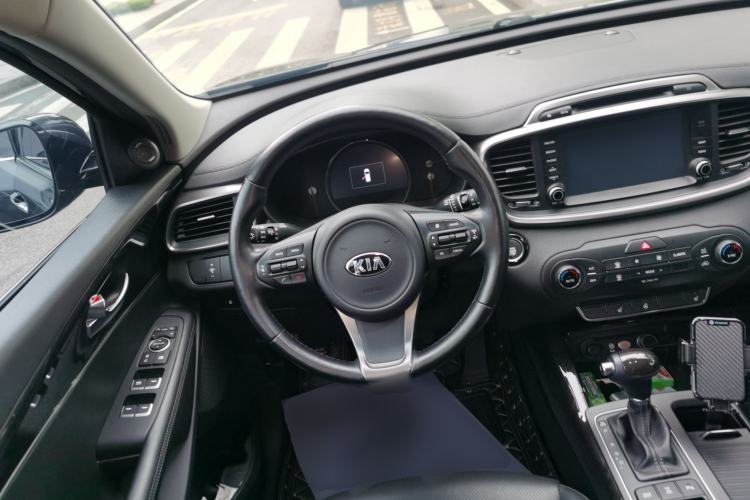 Used Kia Sorento 2015 Sorento L 2.2T Diesel 4WD Elite Edition 7 Seats China IV Standard Steering Wheel