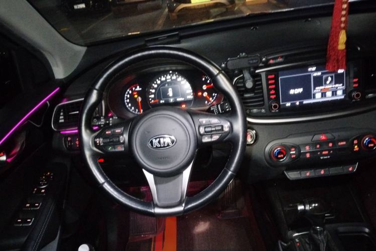 Used Kia Sorento 2015 Sorento L 2.0T Gasoline 4WD Sport Edition 7 Seats China IV Standard Steering Wheel