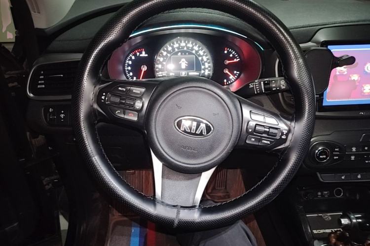 Used Kia Sorento 2015 Sorento L 2.4L Gasoline 4WD Elite Edition 7 Seats China IV Standard Steering Wheel