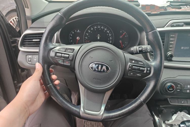 Used Kia Sorento 2015 Sorento L 2.4L Gasoline 4WD Elite Edition 5 Seats China IV Standard Steering Wheel