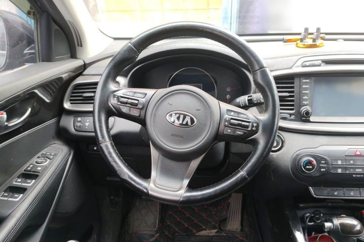 Used Kia Sorento 2015 Sorento L 2.4L Gasoline 4WD Elite Edition 7 Seats China IV Standard Steering Wheel