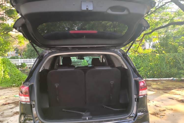 Used Kia Sorento 2015 Sorento L 2.2T Diesel 4WD Elite Edition 7 Seats China IV Standard Trunk