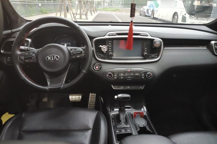 Used Kia Sorento 2015 Sorento L 2.4L Gasoline 4WD Elite Edition 5 Seats China V Emission Standard Center Console