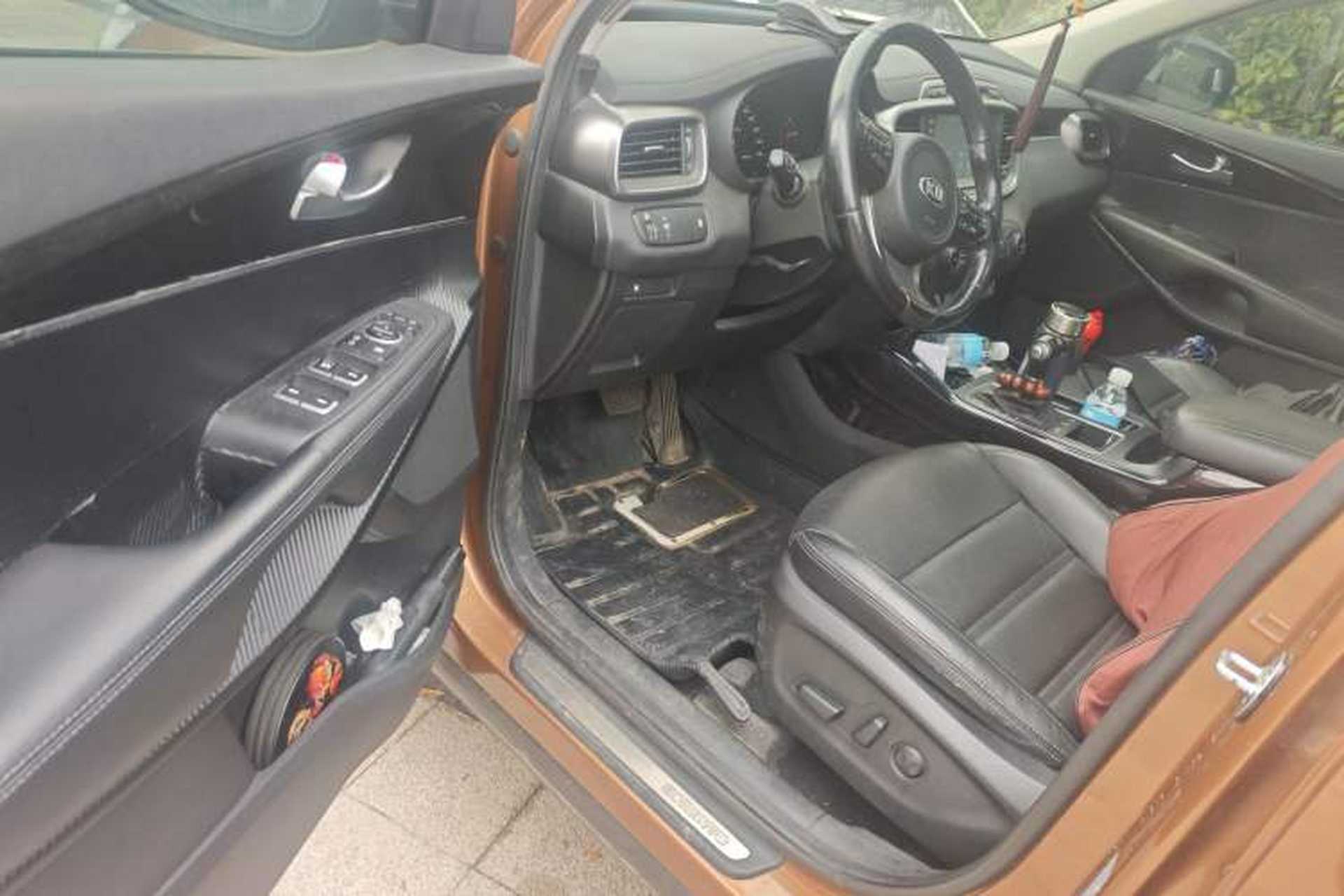Used Kia Sorento 2015 Sorento L 2.2T Diesel 4WD Elite Edition 5 Seats China IV Standard Interior 3