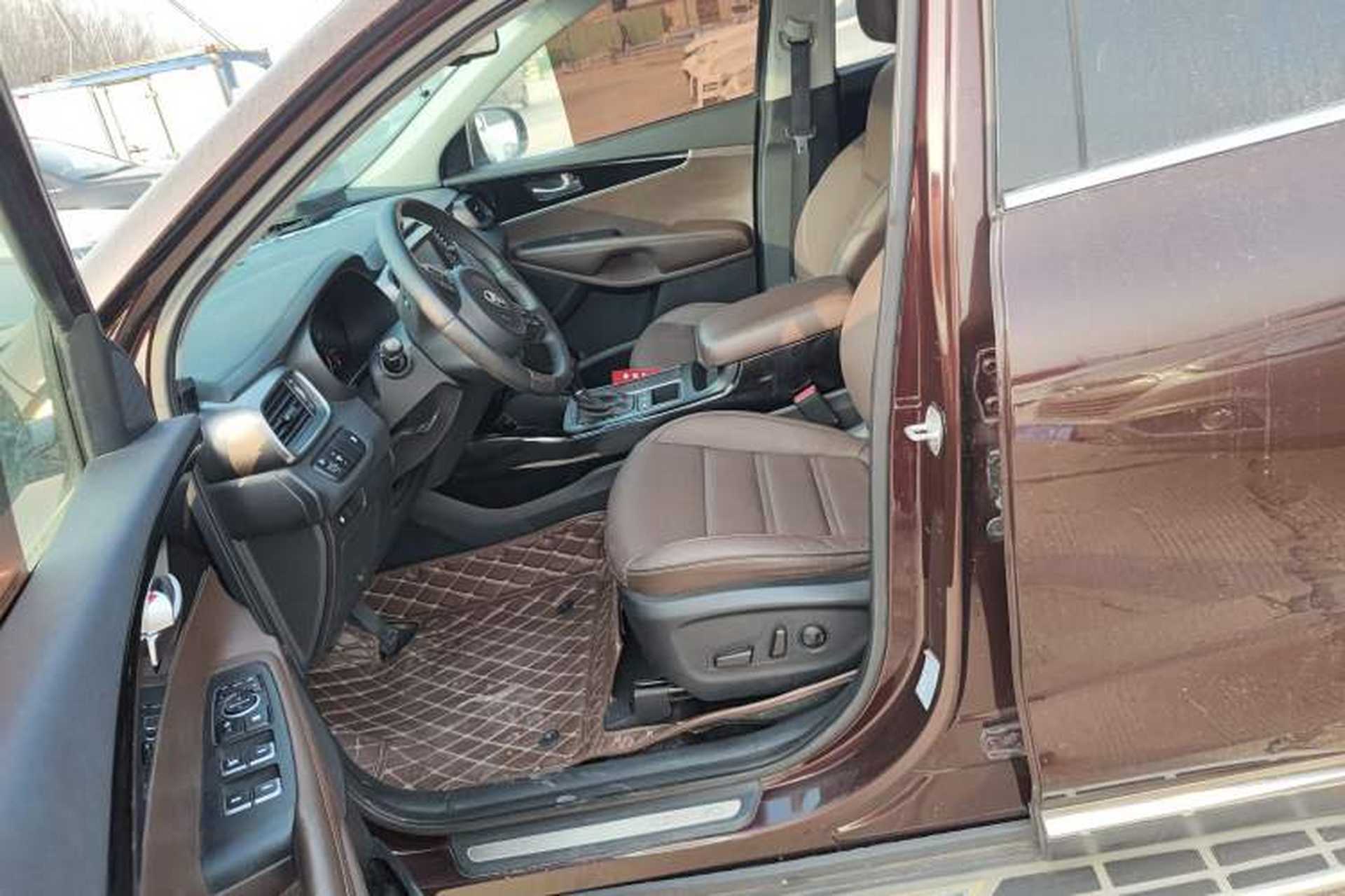Used Kia Sorento 2015 Sorento L 2.4L Gasoline 4WD Elite Edition 5 Seats China V Emission Standard Left Front Seat