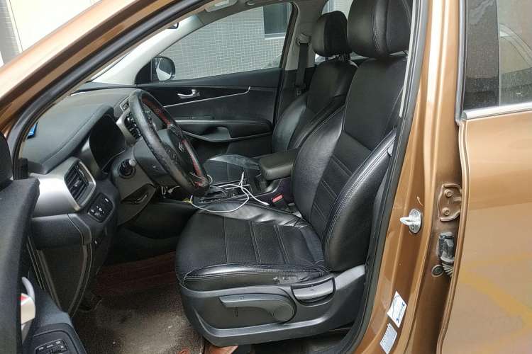 Used Kia Sorento 2015 Sorento L 2.4L Gasoline 2WD Sport Edition 5 Seats China IV Standard Left Front Seat