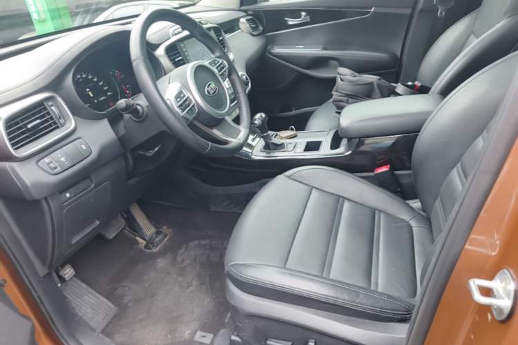 Used Kia Sorento 2015 Sorento L 2.2T Diesel 4WD Elite Edition 7 Seats China IV Standard Left Front Seat