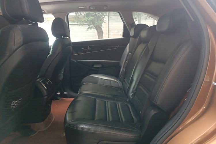 Used Kia Sorento 2015 Sorento L 2.2T Diesel 4WD Elite Edition 7 Seats China IV Standard Left Rear Seat